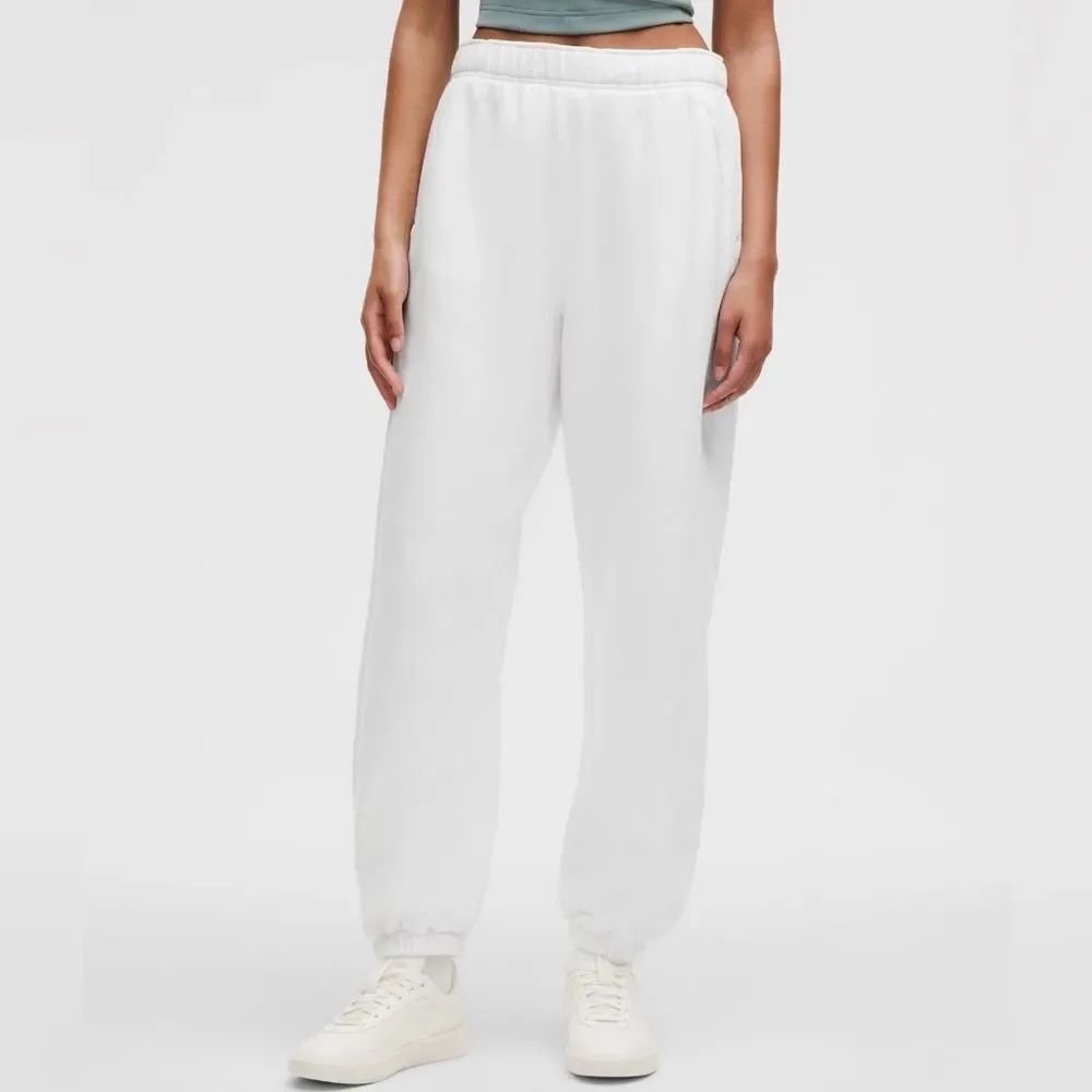 Lululemon Scuba Mid-Rise Oversized Jogger *Regular White (1st Release) XXS